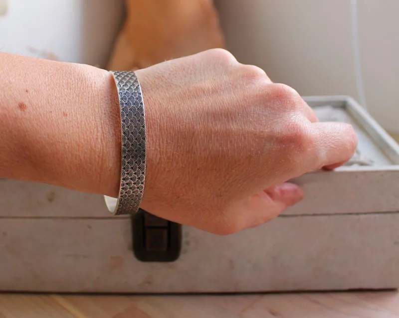 Nami, bracelet seigaiha vagues japonaises en argent