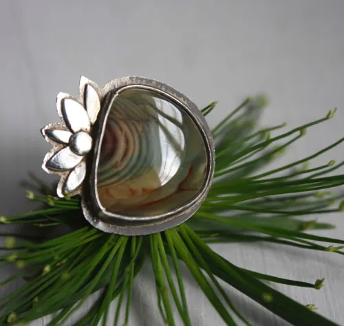 Nénufar, bague étang, nénuphar et lotus en argent et jaspe impérial royal