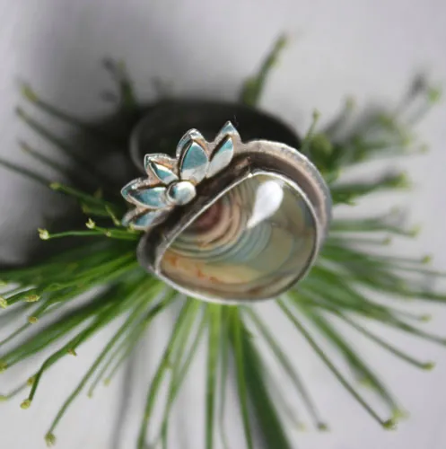 Nénufar, bague étang, nénuphar et lotus en argent et jaspe impérial royal