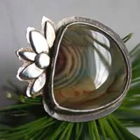Nénufar, bague étang, nénuphar et lotus en argent et jaspe impérial royal
