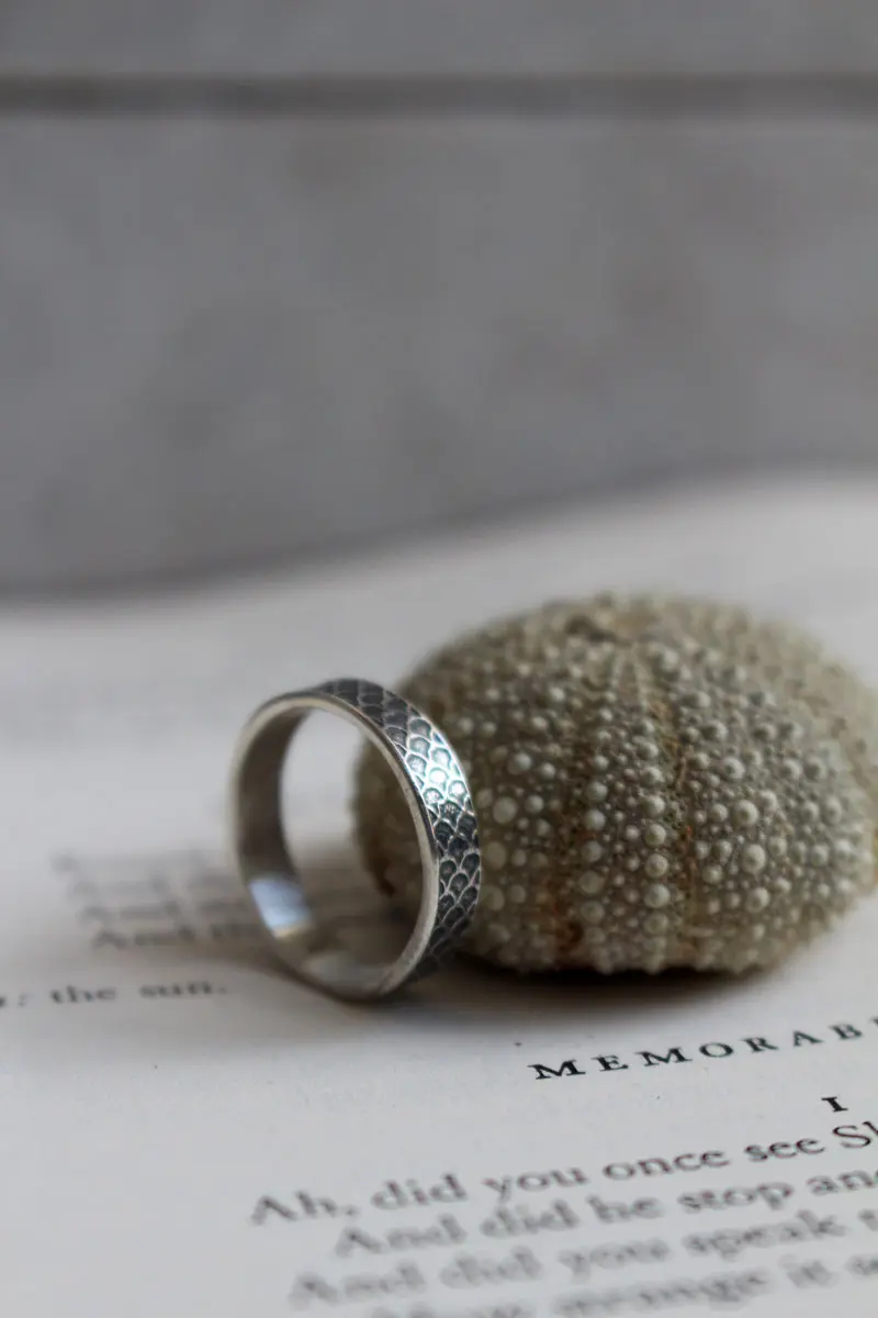 Néréide, bague mythologie grecque et écailles en argent