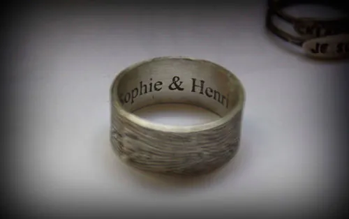 Noces de bois, bague anniversaire des 5 ans de mariage en argent