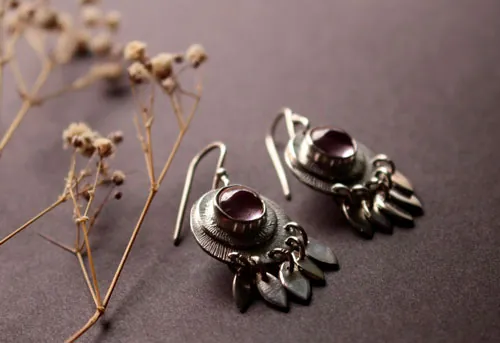 Nova corindon, boucles d’oreilles astronomie en argent et saphir rose