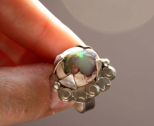 Nébuleuse, bague astronomie en argent et opale de feu
