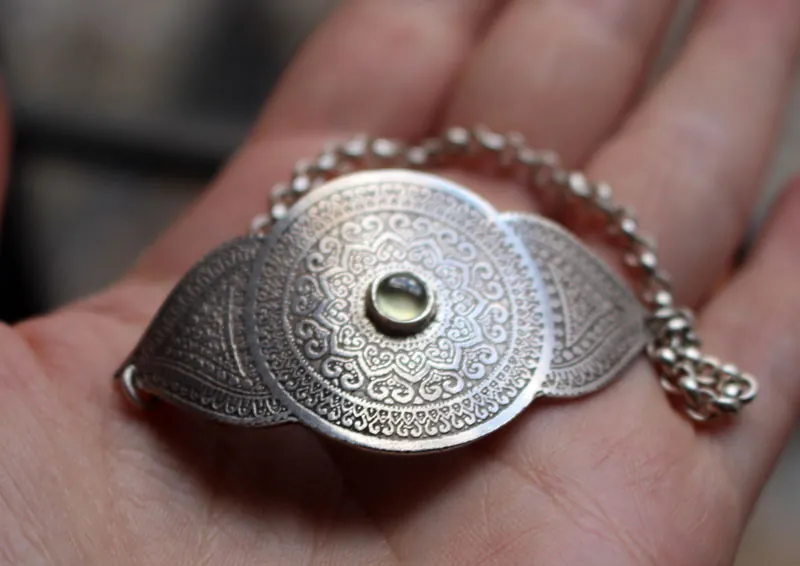 Oeil de l’âme, bracelet mandala en argent et prehnite