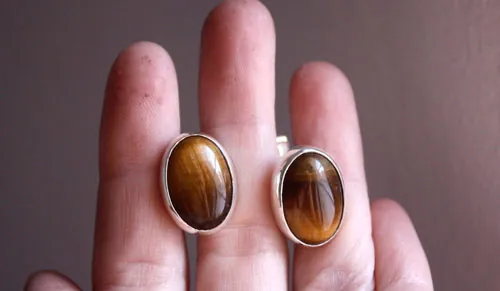 Ojo de León, boutons de manchette œil animal en argent et œil de tigre