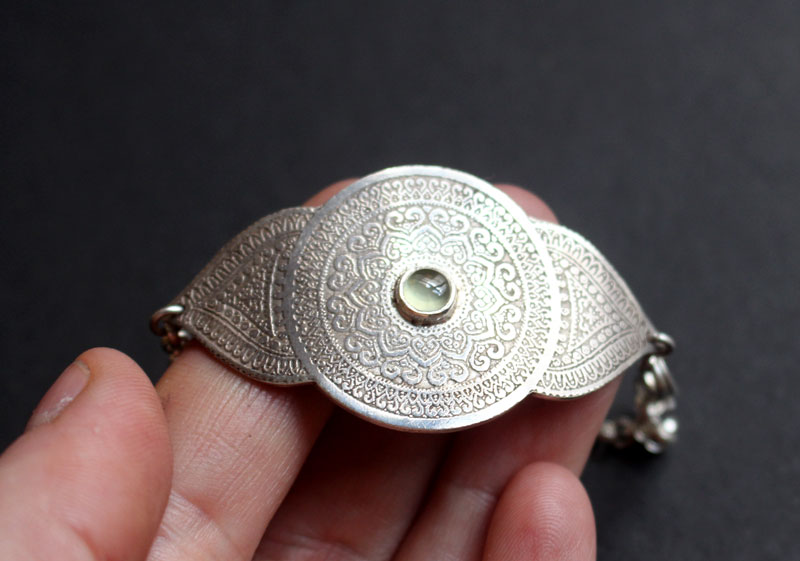 Oeil de l’âme, bracelet mandala en argent et prehnite 