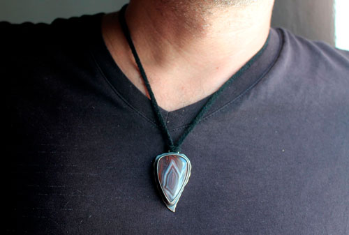 Œil perçant, pendentif aigle en argent et agate Botswana