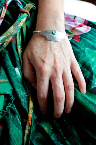 Papillon de lune, bracelet beauté de la nuit en argent et opale