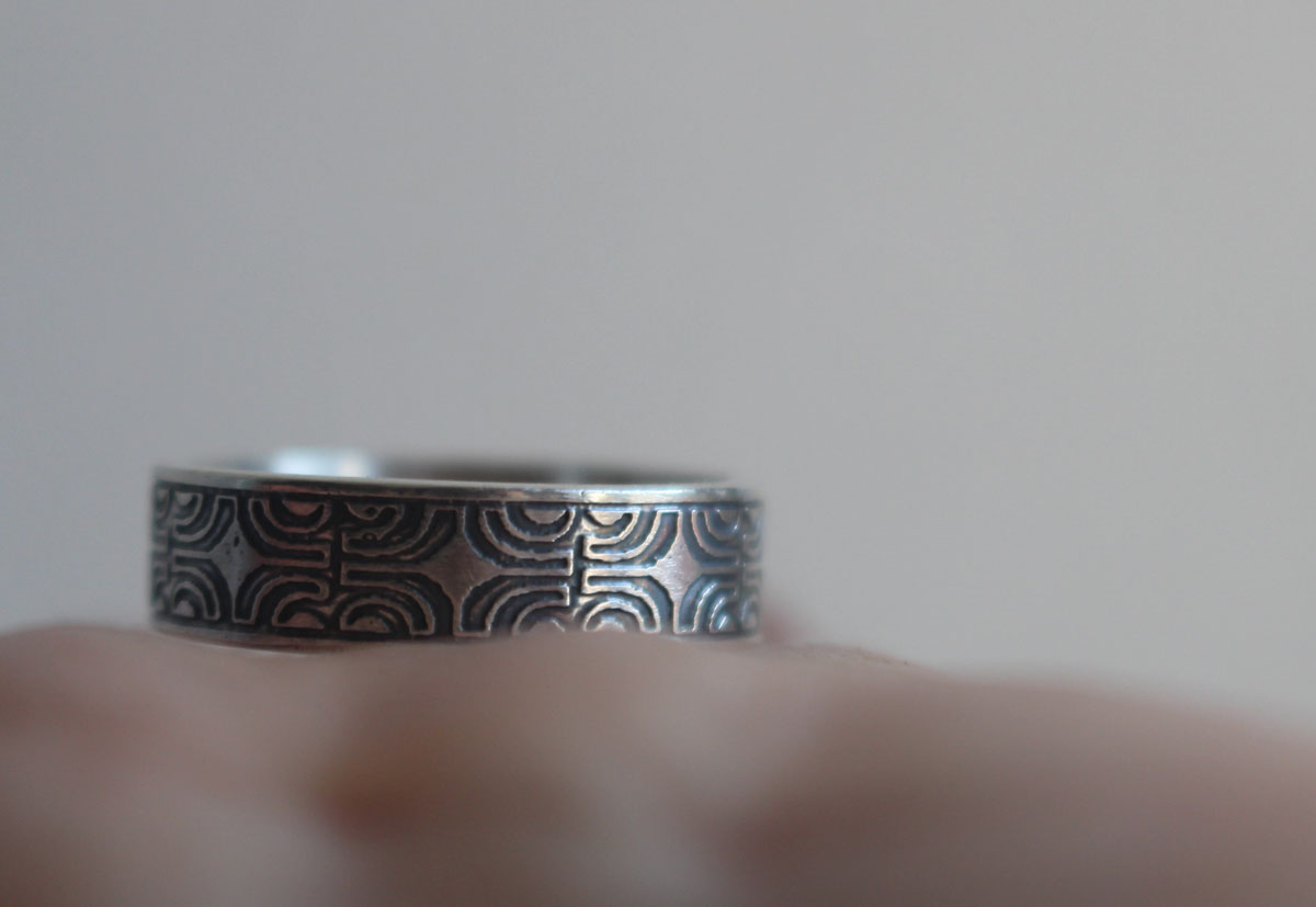 Peka&rsquo;enana, bague croix polynésienne en argent