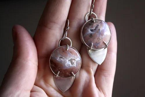 Persévérance, boucles d’oreilles ténacité en argent et youngite