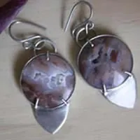 Persévérance, boucles d’oreilles ténacité en argent et youngite