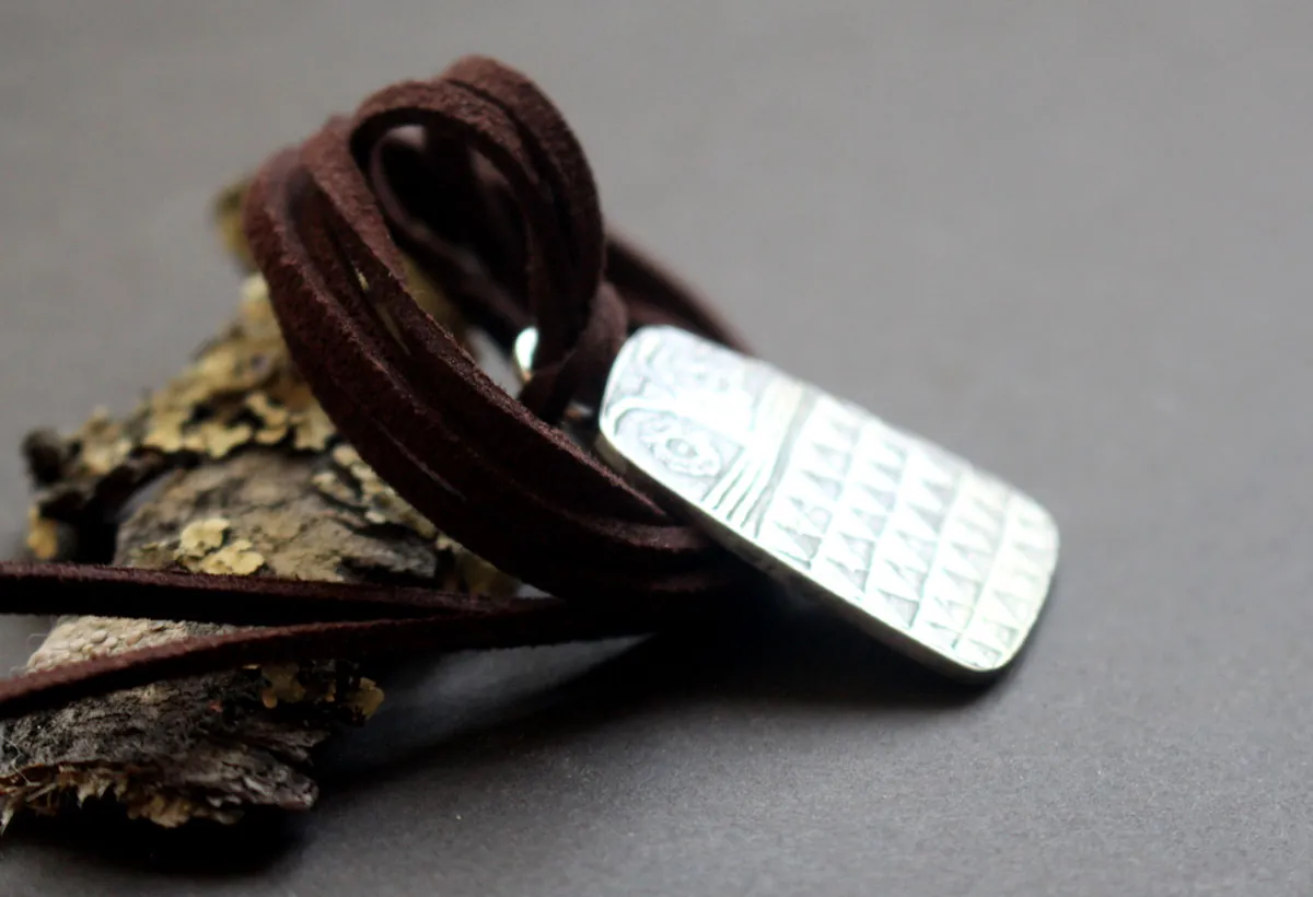 Petit hibou néolithique, collier oiseau de l’âge du Cuivre en argent