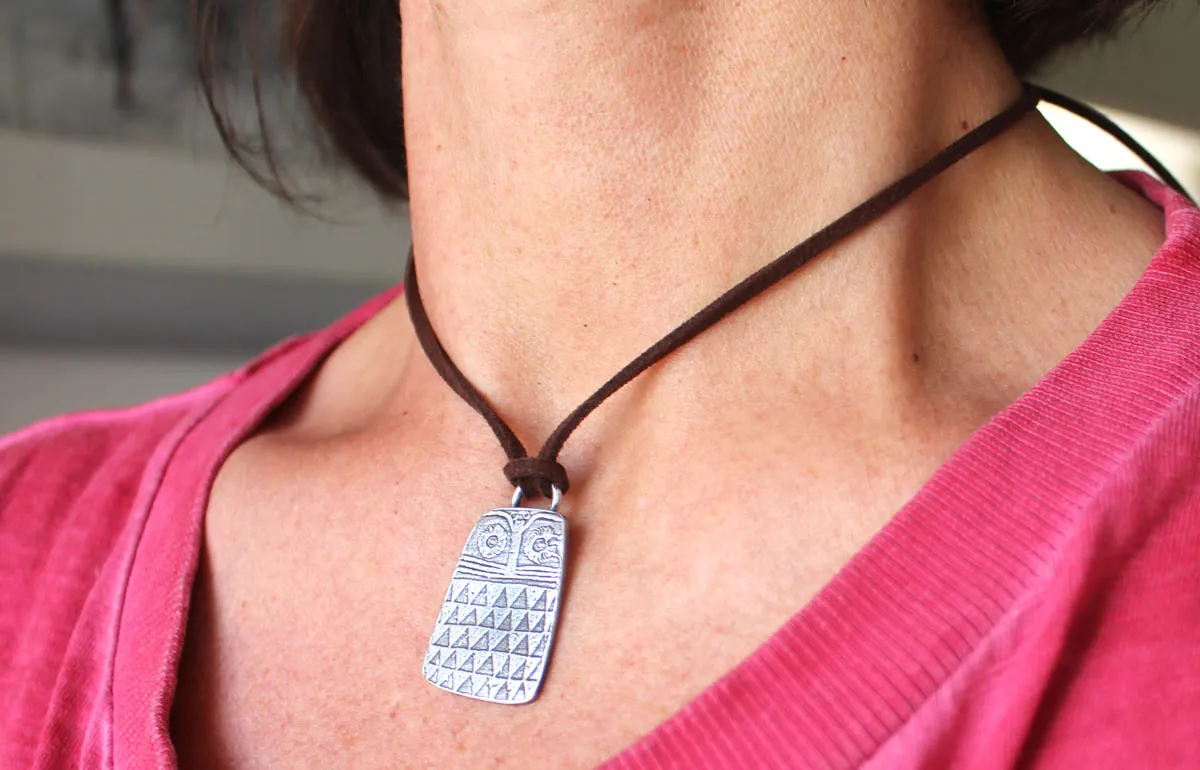 Petit hibou néolithique, collier oiseau de l’âge du Cuivre en argent