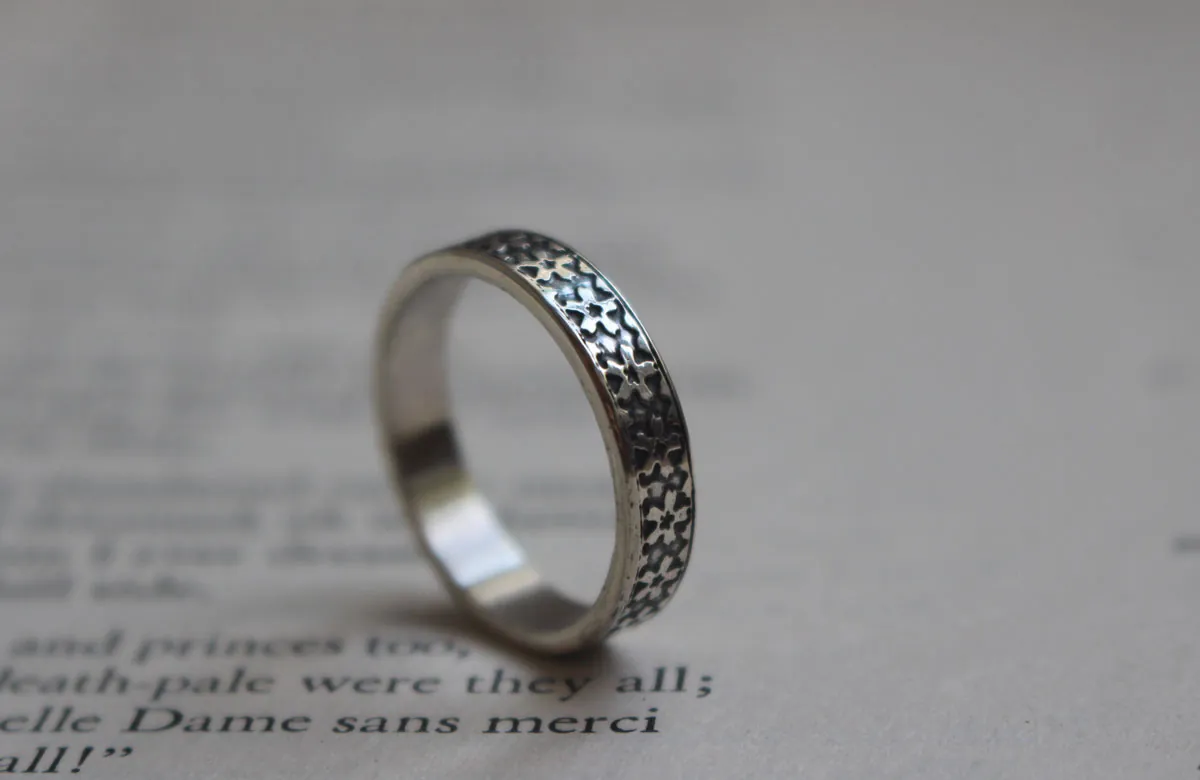 Petite fleur de sakura, bague fleurs de cerisier japonais en argent