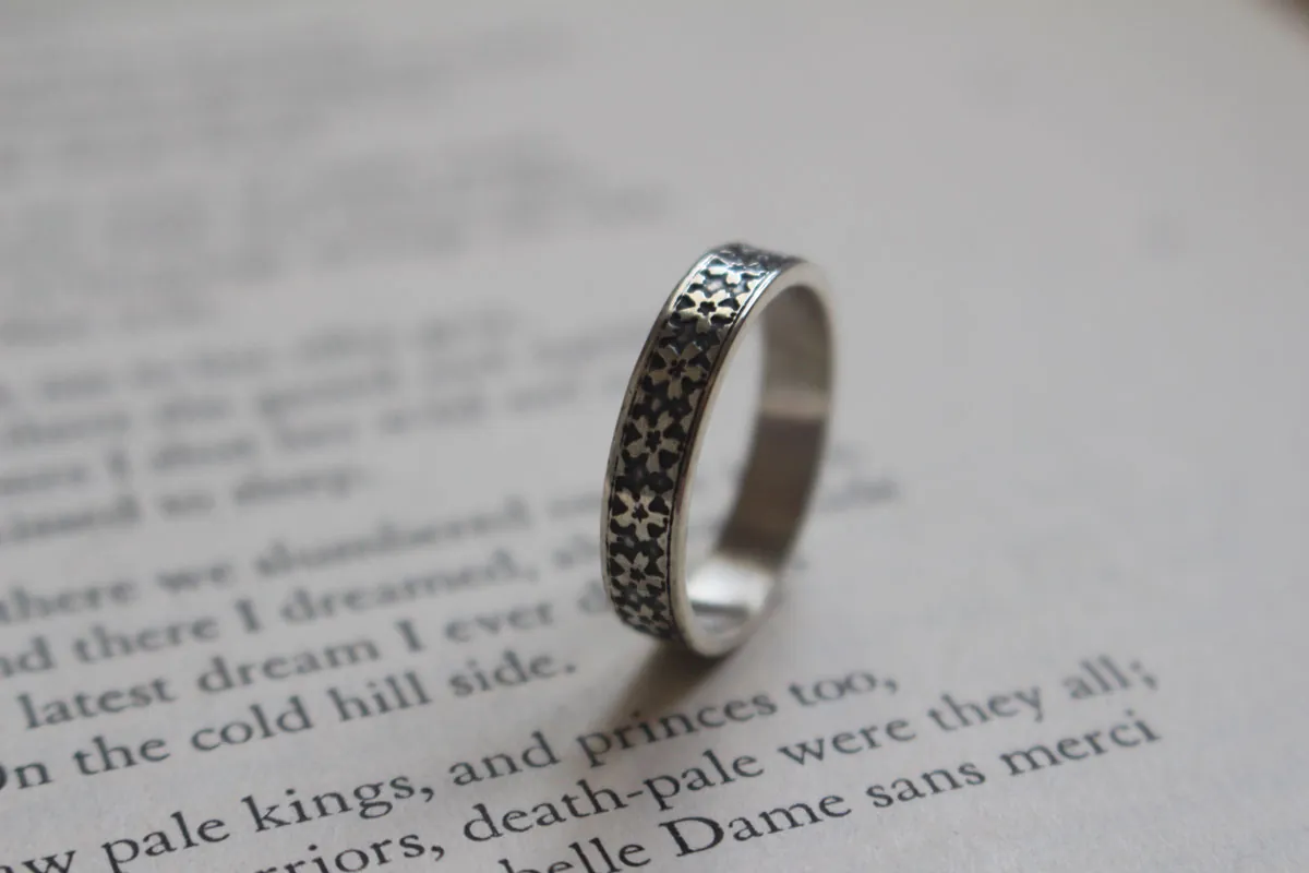 Petite fleur de sakura, bague fleurs de cerisier japonais en argent
