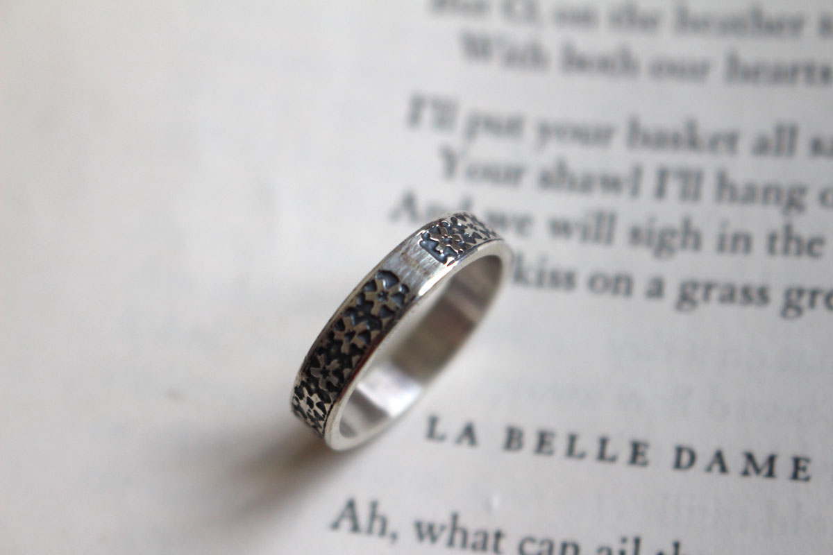 Petite fleur de sakura, bague fleurs de cerisier japonais en argent