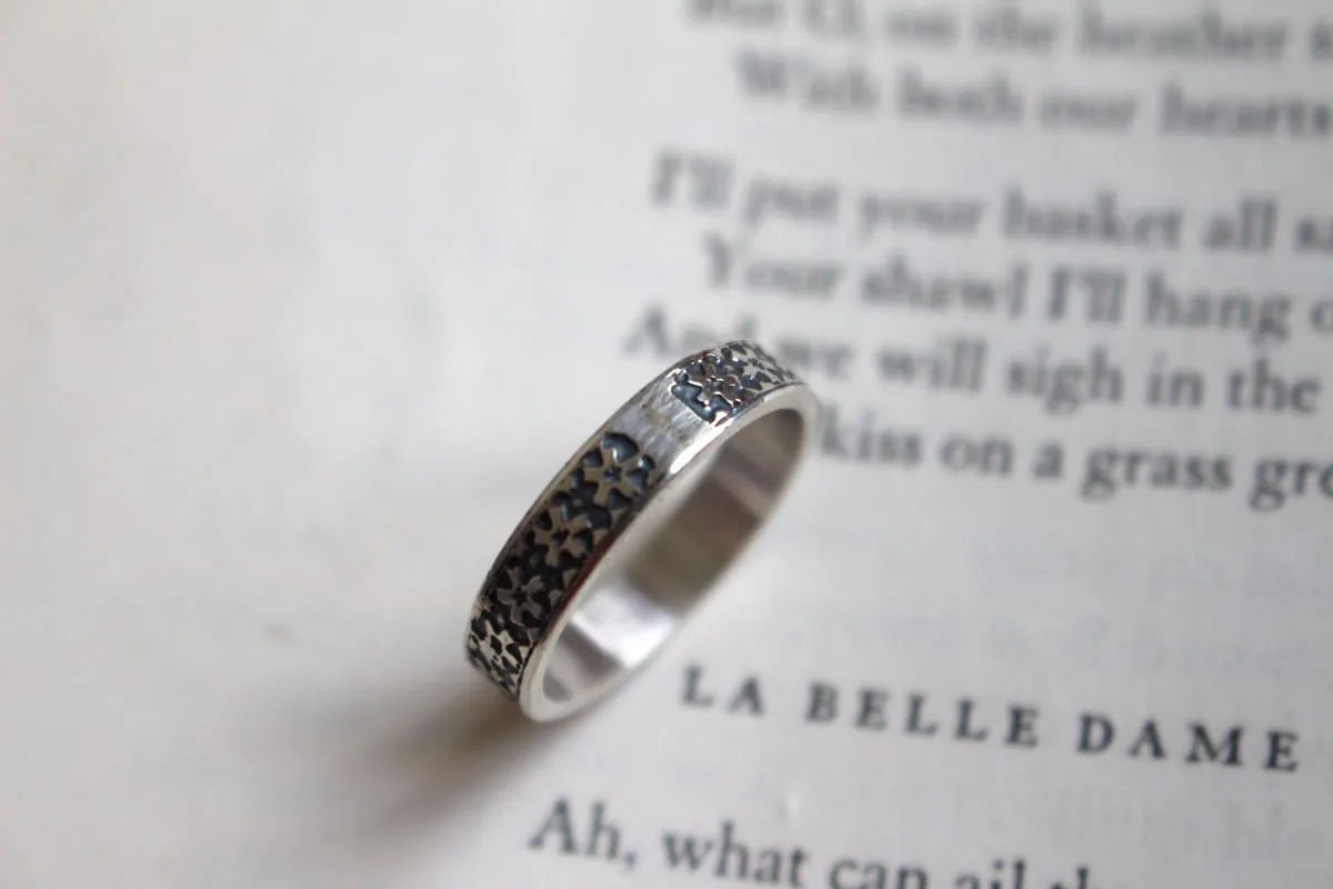 Petite fleur de sakura, bague fleurs de cerisier japonais en argent
