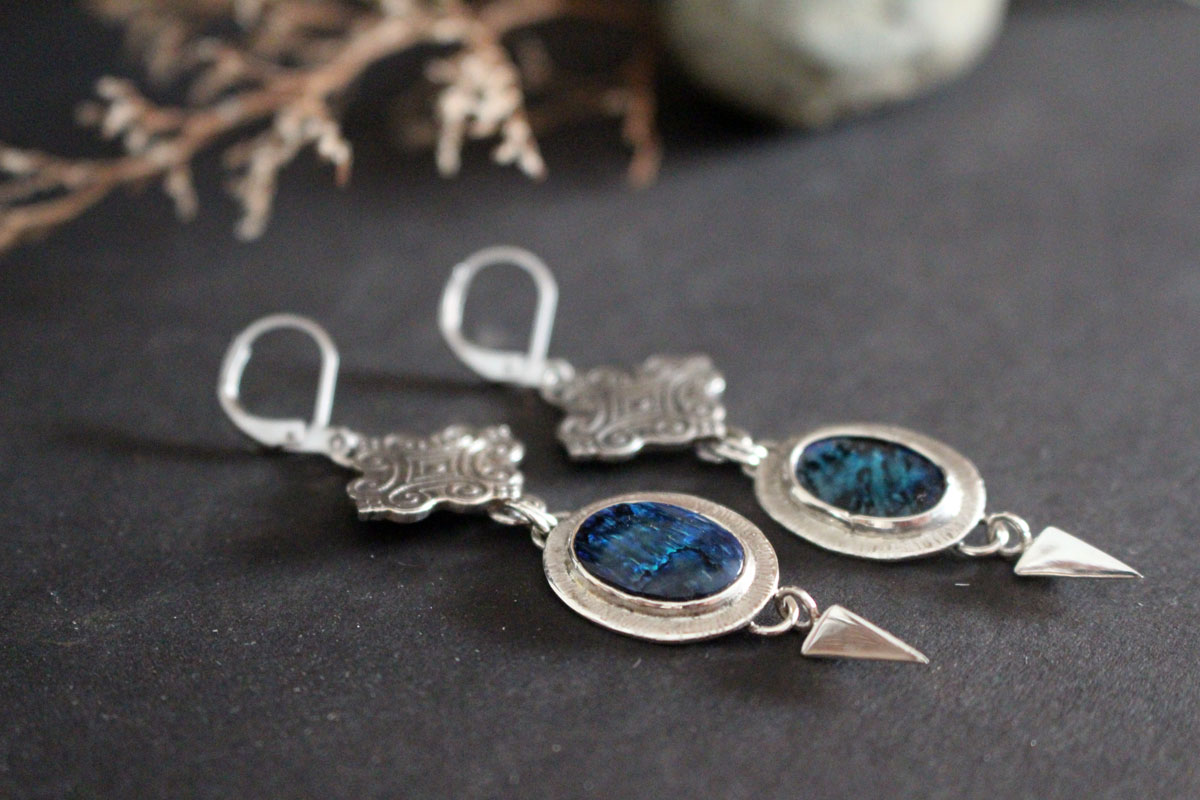 Pluie, boucles d’oreilles nuage de volutes en argent et paua