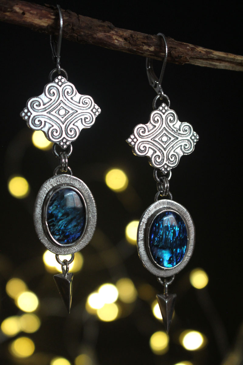 Pluie, boucles d’oreilles nuage de volutes en argent et paua