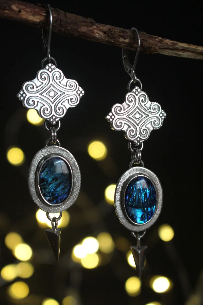 Pluie, boucles d’oreilles nuage de volutes en argent et paua