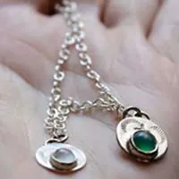 Pluie du printemps, bracelet renouveau en argent, pierre de lune et agate verte