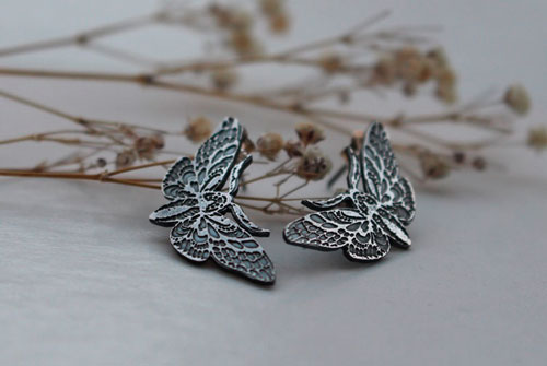 Papillons nocturnes, boucles d’oreilles puces papillon en argent