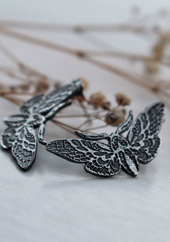 Papillons nocturnes, boucles d’oreilles puces papillon en argent