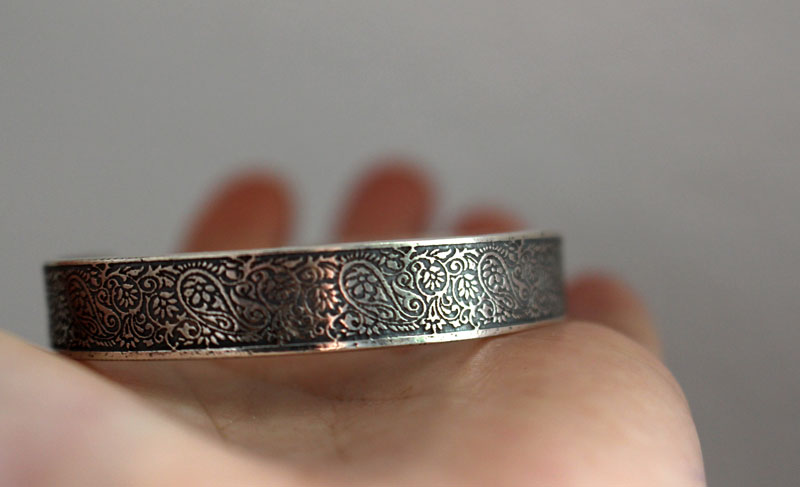 Parfum d’orient, bracelet cachemire en argent