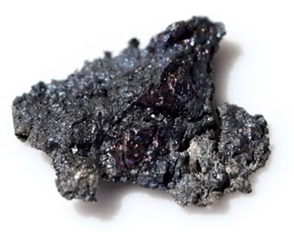 Minerai d’argent brut avec reflets métalliques