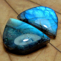 labradorite M cabochon