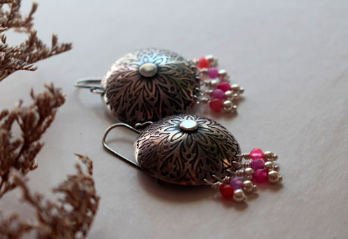 Pivoine, boucles d’oreilles fleur en argent et agate 