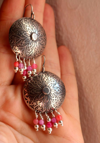 Pivoine, boucles d’oreilles fleur en argent et agate 