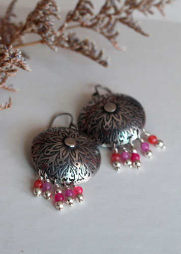 Pivoine, boucles d’oreilles fleur en argent et agate 