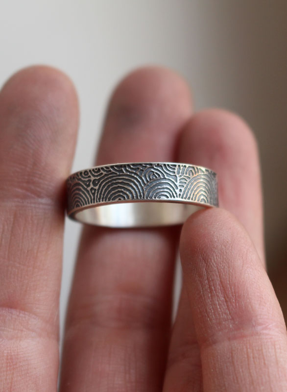Portail du temps, bague stèle néolithique de Gavrinis en argent