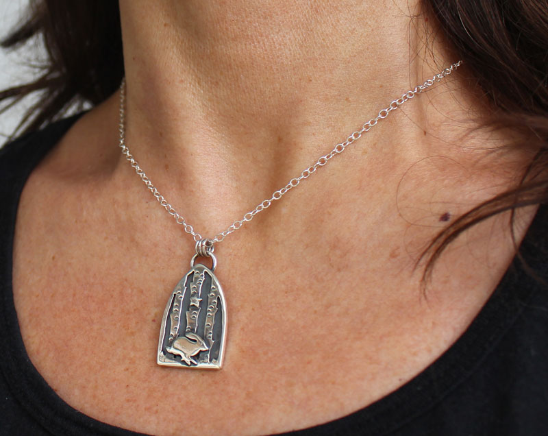 Poursuis tes rêves, collier lièvre dans la forêt en argent