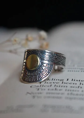 Quand le soleil vient embrasser la mer, bague tribale en argent et laiton