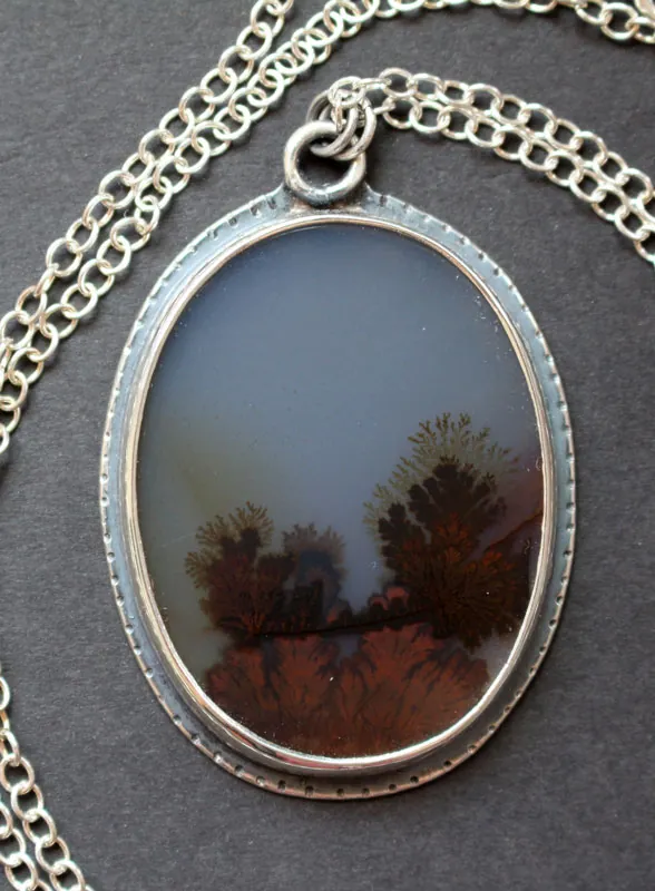 Quiétude, collier paysage d’hiver en argent et agate dendritique