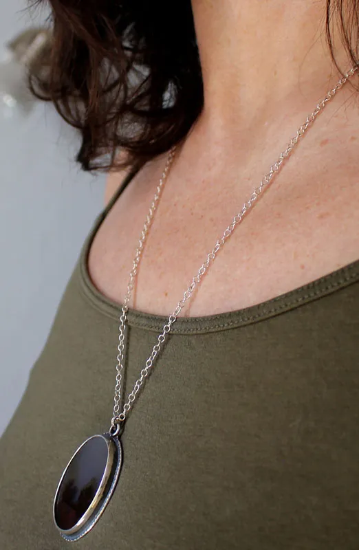 Quiétude, collier paysage d’hiver en argent et agate dendritique
