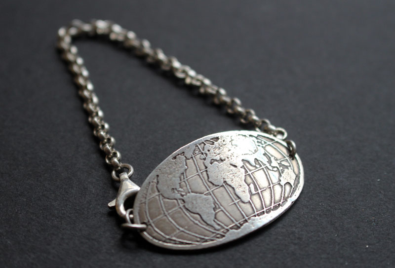 Racines, bracelet planisphère en argent
