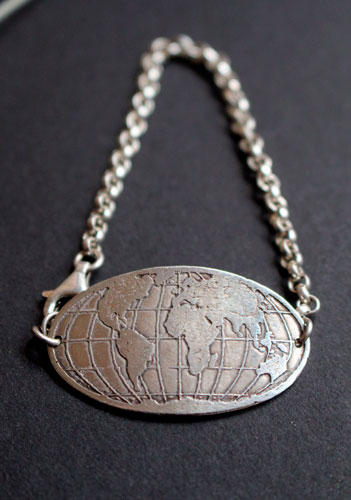 Racines, bracelet planisphère en argent