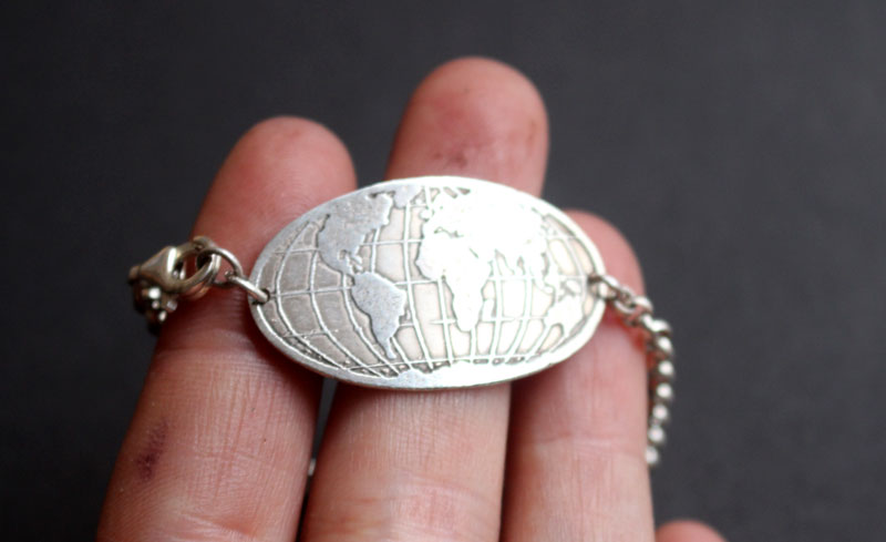 Racines, bracelet planisphère en argent