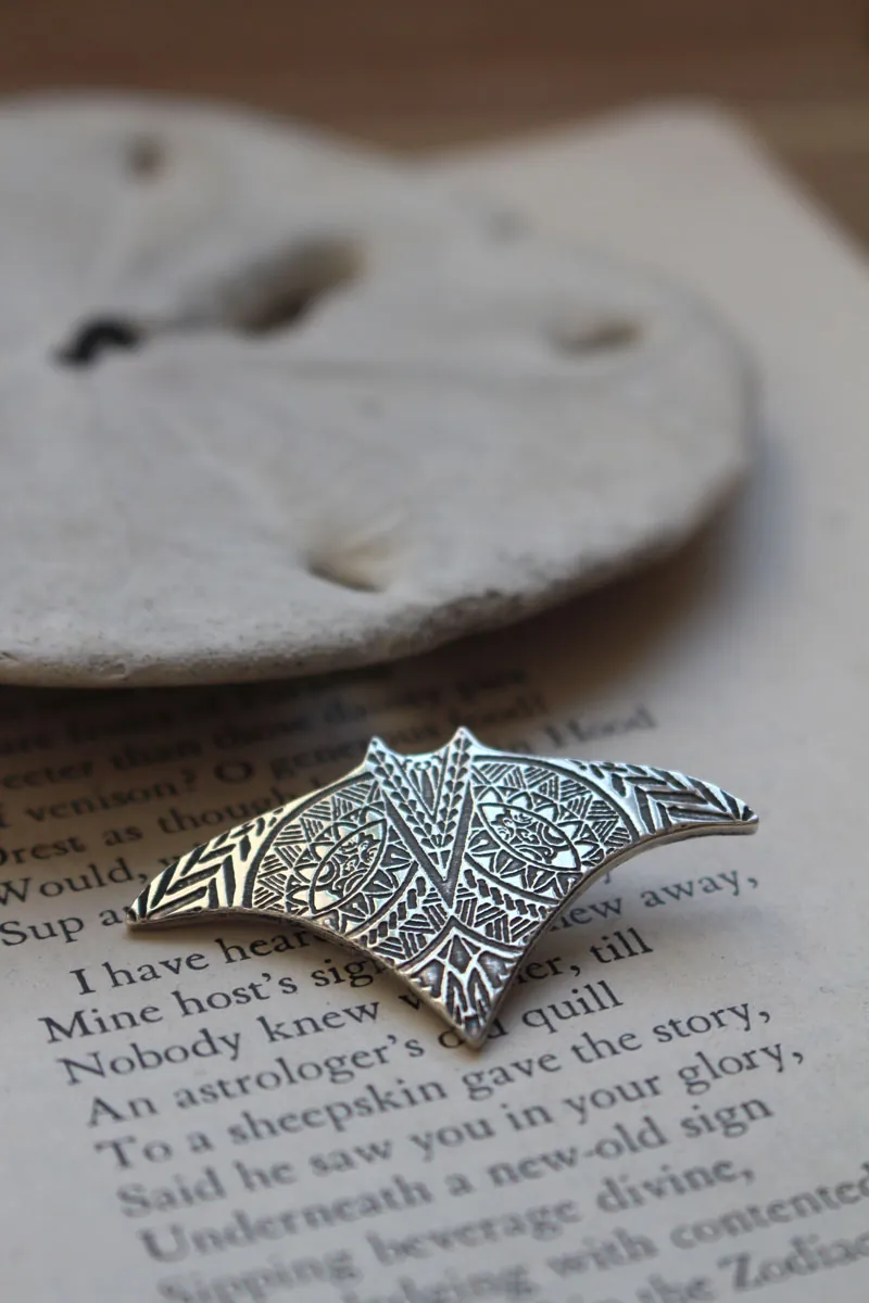 Raie manta, collier esprit animal polynésien en argent