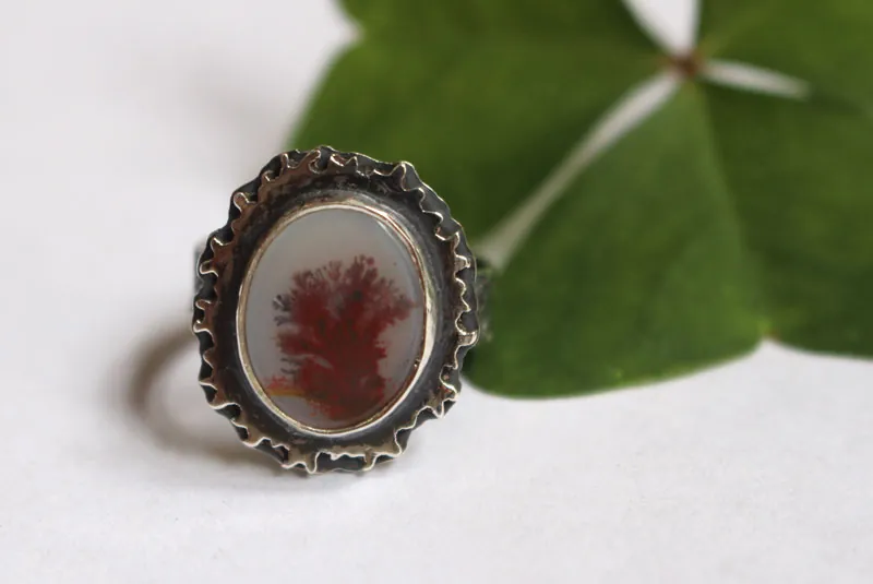 Reflets d’automne, bague paysage de saison en argent et agate dendritique
