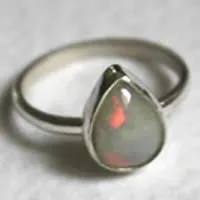 Reine de Saba, bague royaume mythique d’Afrique en argent et opale d’Ethiopie