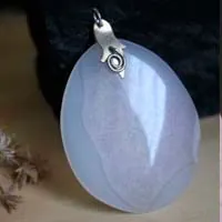 Rose thé, pendentif botanique en argent et quartz rose