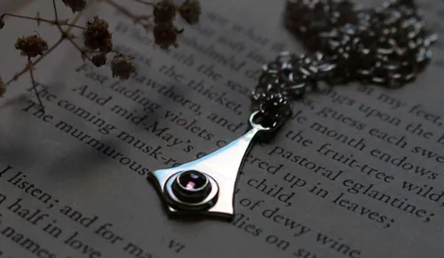 Roz, collier cerf-volant en argent et zircon rose