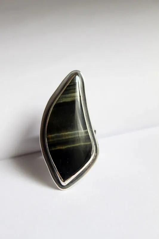 Runes de vie, bague nordique en argent et œil de tigre