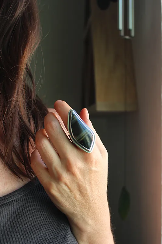 Runes de vie, bague nordique en argent et œil de tigre