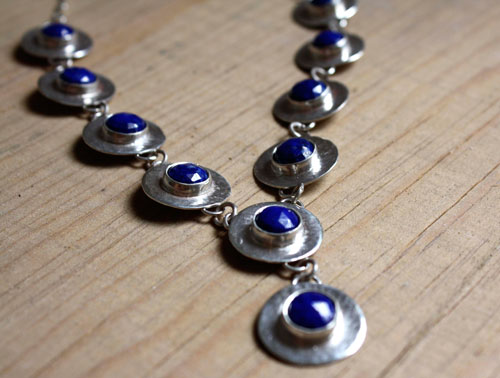 Reine du Nil, collier égyptien en argent et lapis-lazuli